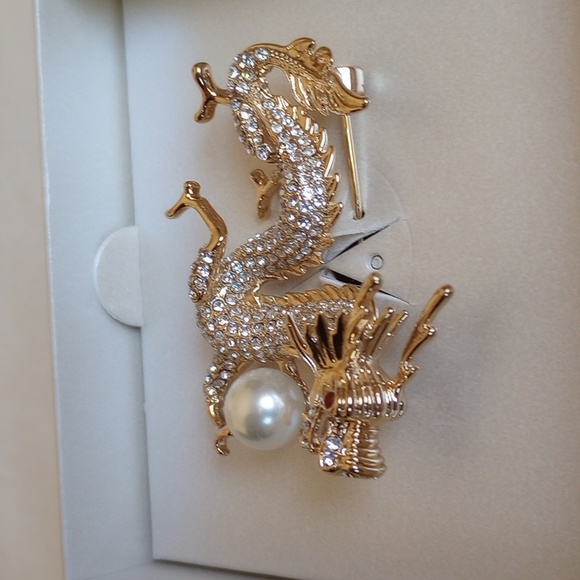 NIB Anne Klein Pave' Encrusted Dragon Pin Gift Box Ruby Eye Faux Pearl - Picture 5 of 7